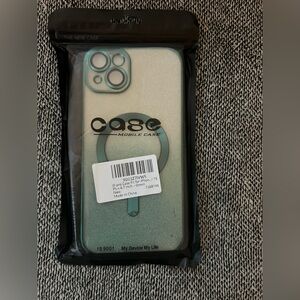 Green iPhone 12/12 Pro Protective Case with Slim Design